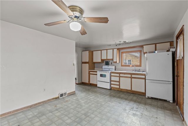 11690 Center St, North Huntingdon, PA 15642