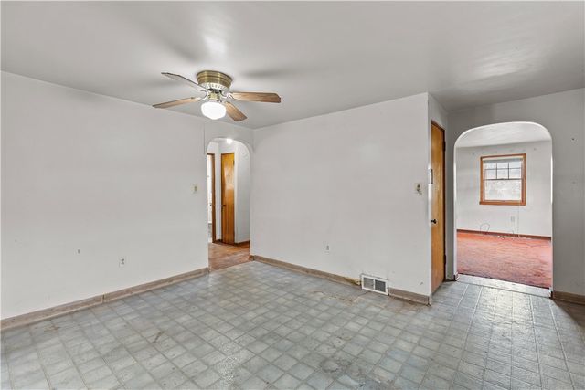 11690 Center St, North Huntingdon, PA 15642