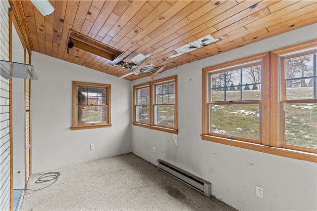 11690 Center St, North Huntingdon, PA 15642