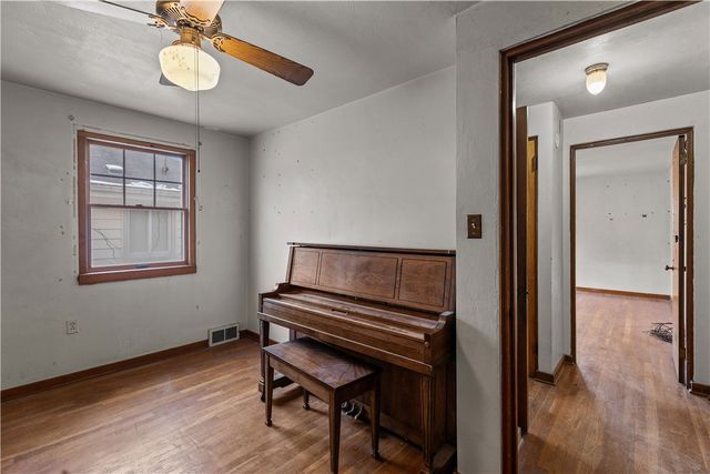 11690 Center St, North Huntingdon, PA 15642