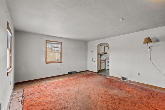 11690 Center St, North Huntingdon, PA 15642