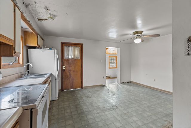 11690 Center St, North Huntingdon, PA 15642