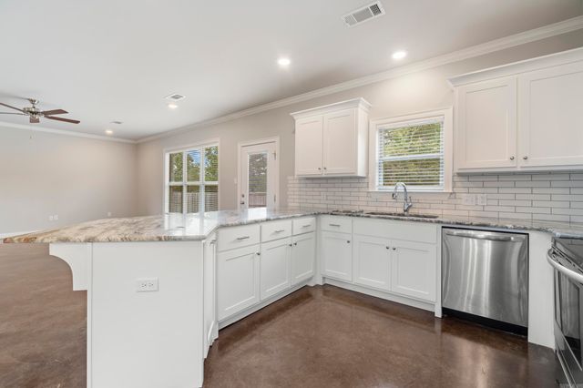 1530 CHERRY BARK Drive, Conway, AR 72034