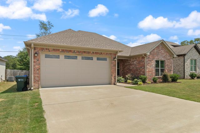 1530 CHERRY BARK Drive, Conway, AR 72034