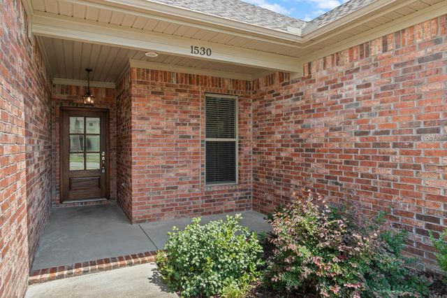 1530 CHERRY BARK Drive, Conway, AR 72034