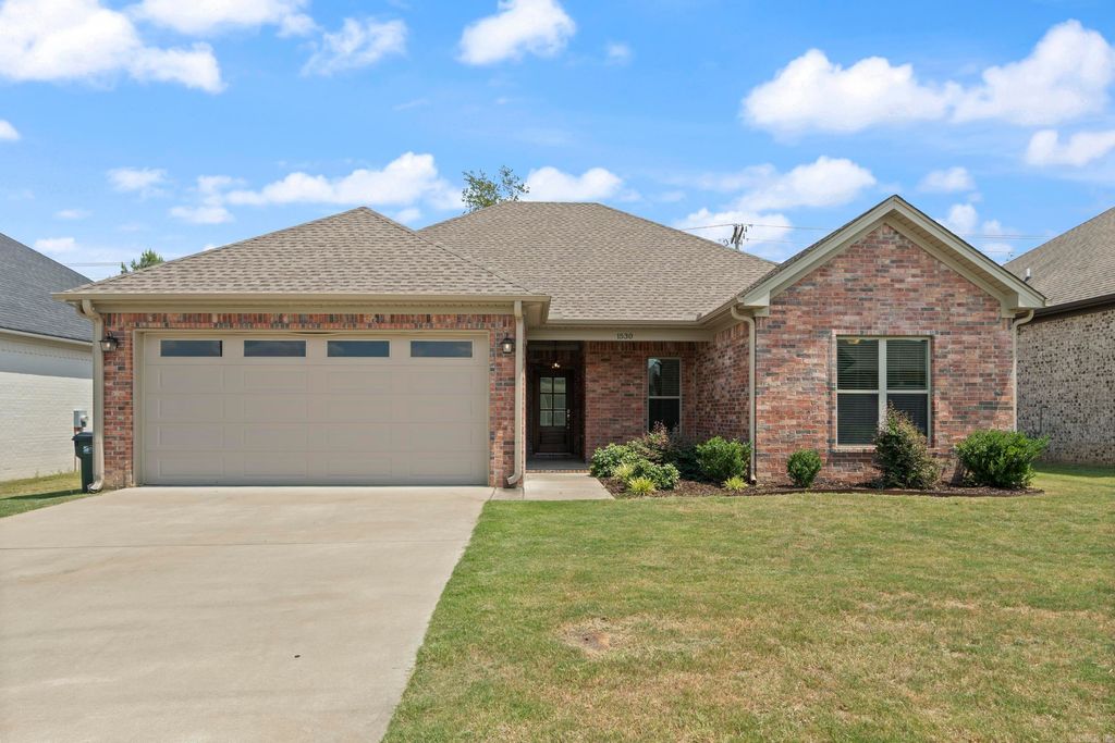 1530 CHERRY BARK Drive, Conway, AR 72034