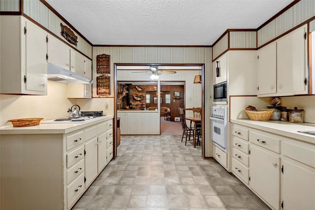 204 Christopher DR, Bruceville-eddy, TX 76524