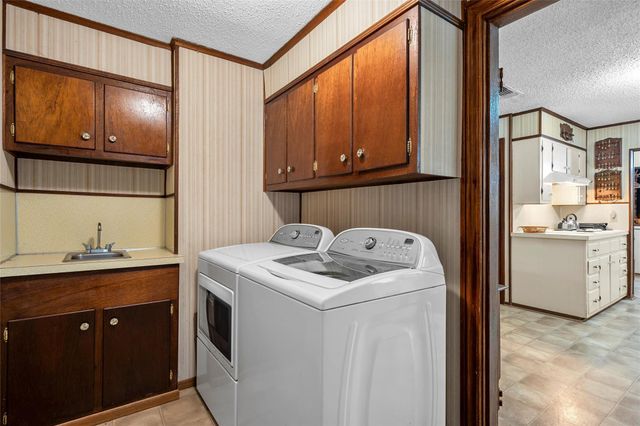 204 Christopher DR, Bruceville-eddy, TX 76524