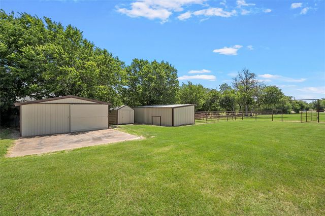 204 Christopher DR, Bruceville-eddy, TX 76524
