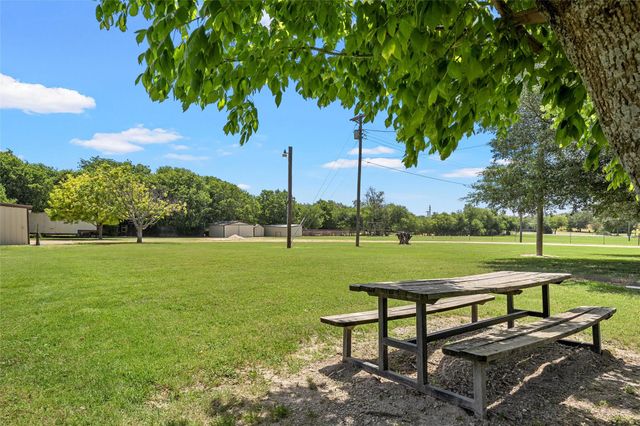 204 Christopher DR, Bruceville-eddy, TX 76524