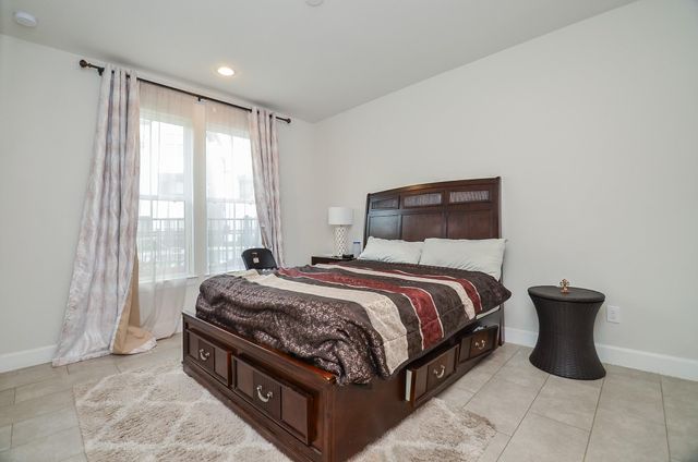 2812 Grand Fountains Drive G, Houston, TX 77054