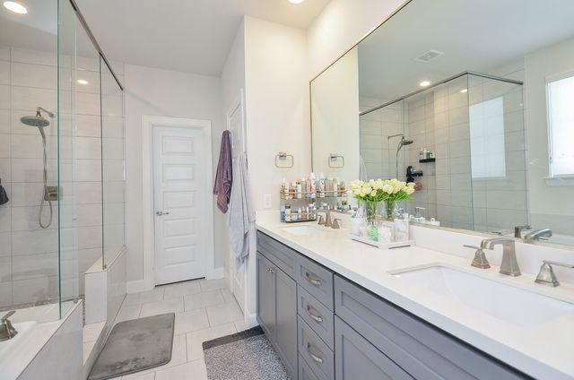 2812 Grand Fountains Drive G, Houston, TX 77054