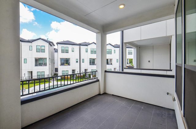 2812 Grand Fountains Drive G, Houston, TX 77054