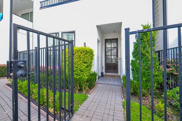 2812 Grand Fountains Drive G, Houston, TX 77054