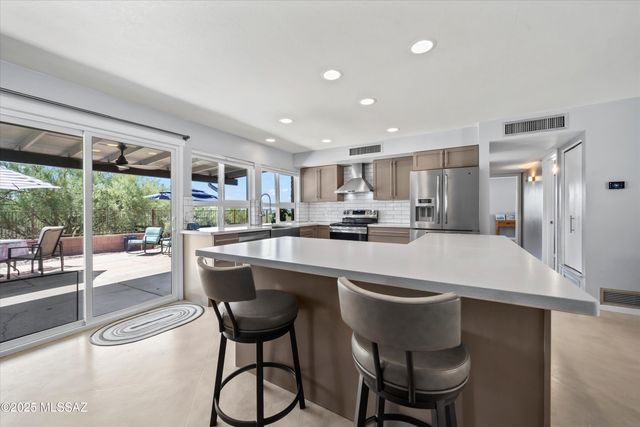 3720 E Esperero Canyon Place, Tucson, AZ 85718