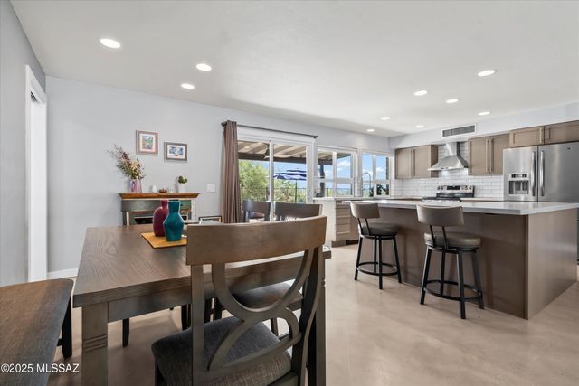 3720 E Esperero Canyon Place, Tucson, AZ 85718