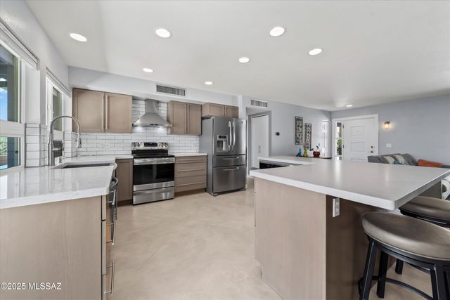 3720 E Esperero Canyon Place, Tucson, AZ 85718