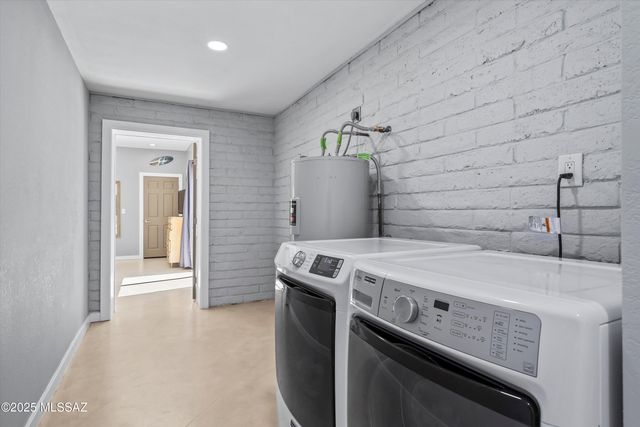 3720 E Esperero Canyon Place, Tucson, AZ 85718