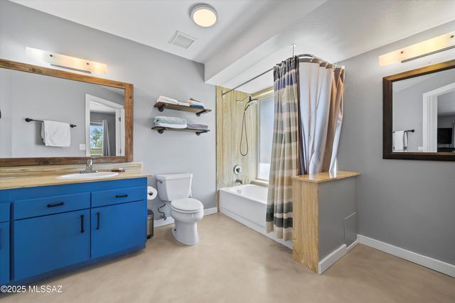 3720 E Esperero Canyon Place, Tucson, AZ 85718