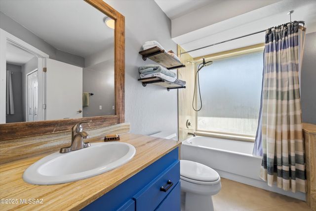 3720 E Esperero Canyon Place, Tucson, AZ 85718