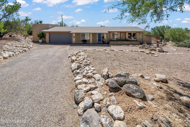 3720 E Esperero Canyon Place, Tucson, AZ 85718