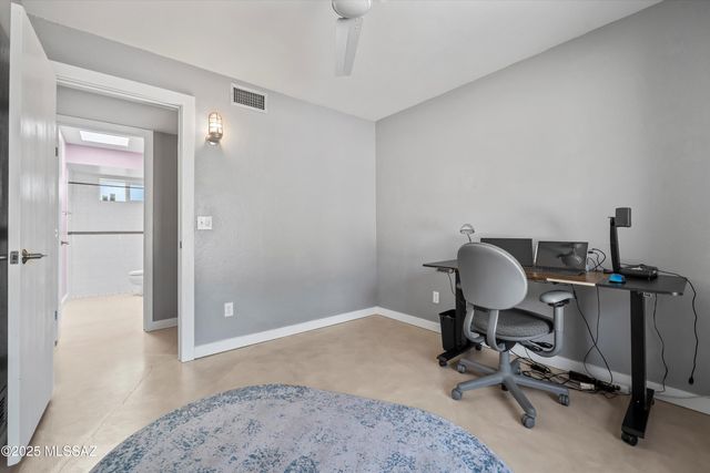 3720 E Esperero Canyon Place, Tucson, AZ 85718