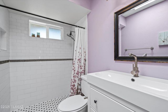 3720 E Esperero Canyon Place, Tucson, AZ 85718