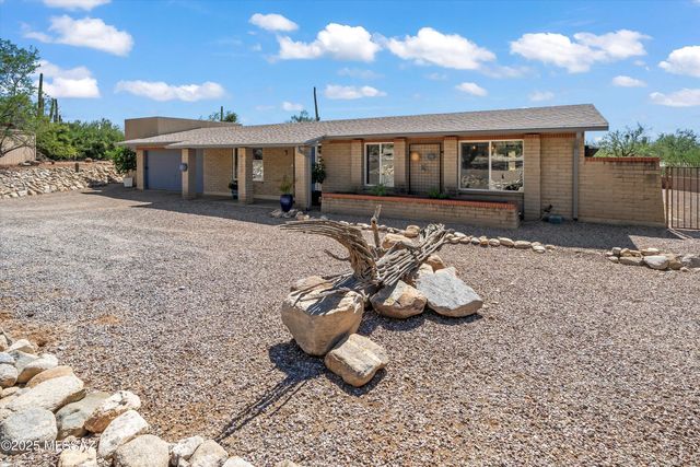 3720 E Esperero Canyon Place, Tucson, AZ 85718