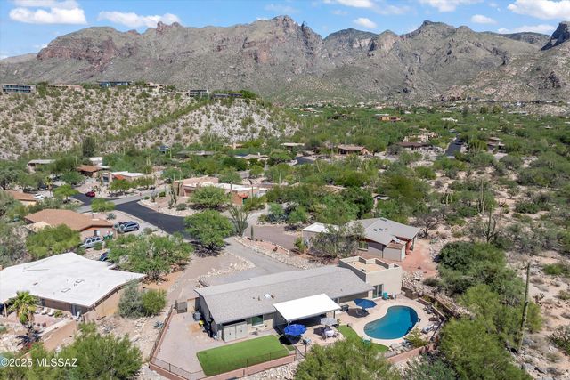 3720 E Esperero Canyon Place, Tucson, AZ 85718