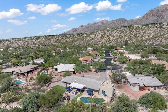 3720 E Esperero Canyon Place, Tucson, AZ 85718