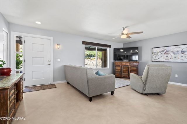 3720 E Esperero Canyon Place, Tucson, AZ 85718