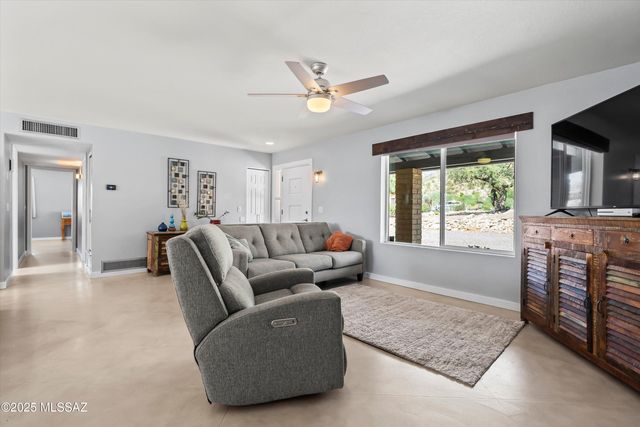 3720 E Esperero Canyon Place, Tucson, AZ 85718