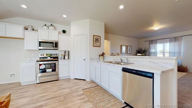 29119 E 80th Street S, Broken Arrow, OK 74014