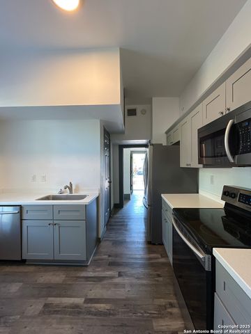 802 Montana St Apt 1, San Antonio, TX 78203