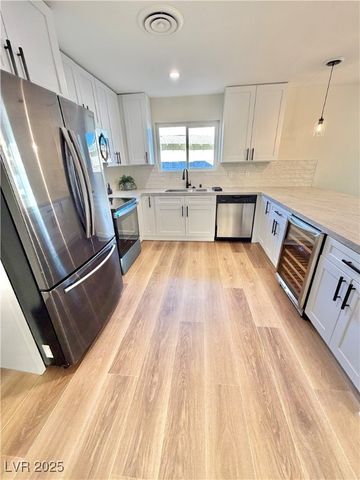 1505 FLAG Circle, Las Vegas, NV 89102