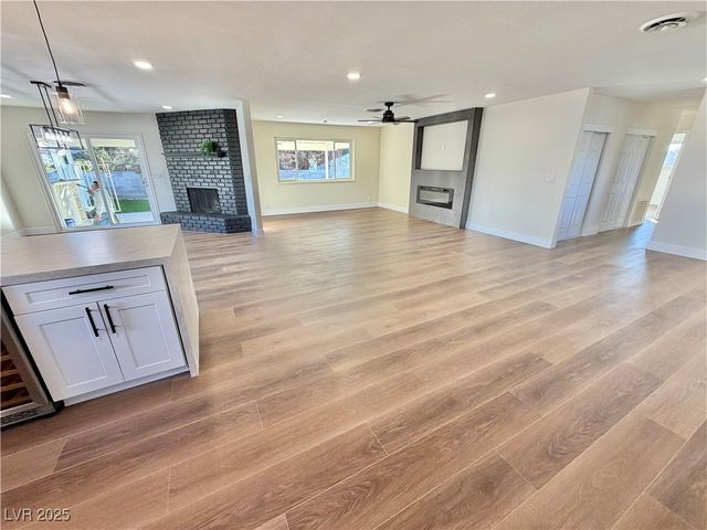 1505 FLAG Circle, Las Vegas, NV 89102