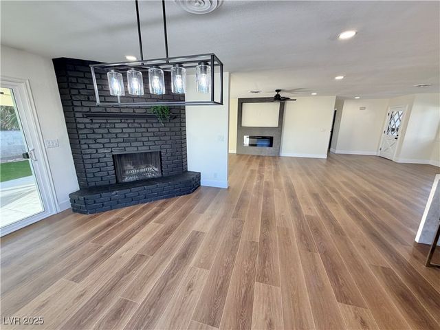 1505 FLAG Circle, Las Vegas, NV 89102