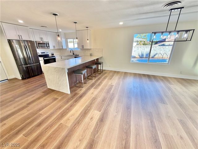 1505 FLAG Circle, Las Vegas, NV 89102