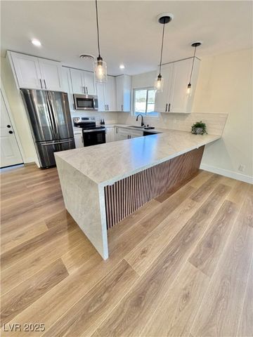 1505 FLAG Circle, Las Vegas, NV 89102