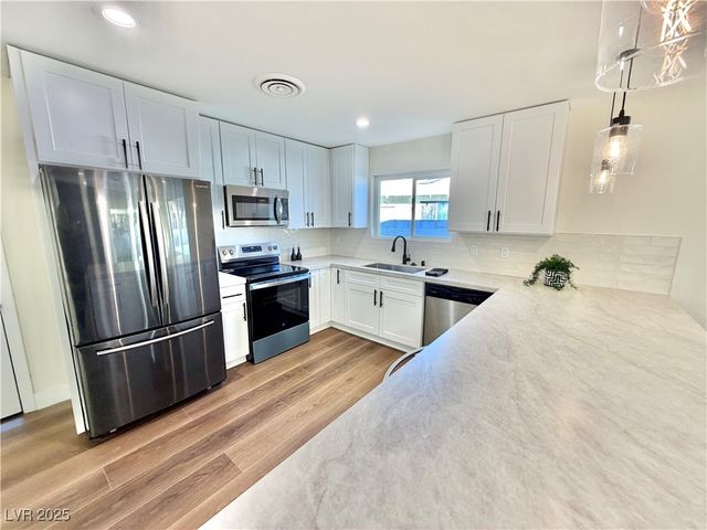 1505 FLAG Circle, Las Vegas, NV 89102