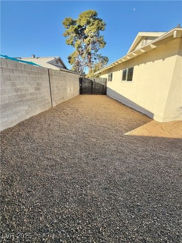 1505 FLAG Circle, Las Vegas, NV 89102