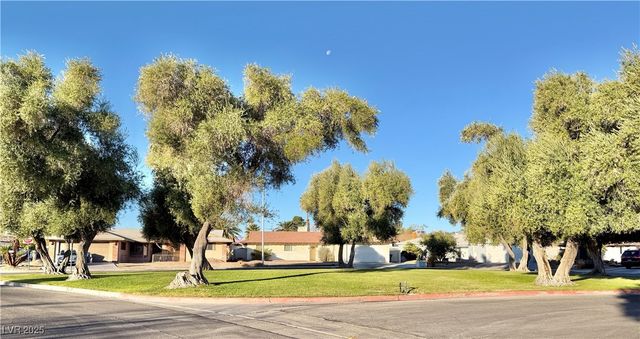 1505 FLAG Circle, Las Vegas, NV 89102