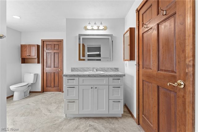 2906 Lincoln Way NW, Massillon, OH 44647