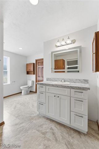 2906 Lincoln Way NW, Massillon, OH 44647