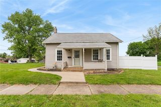 2906 Lincoln Way NW, Massillon, OH 44647