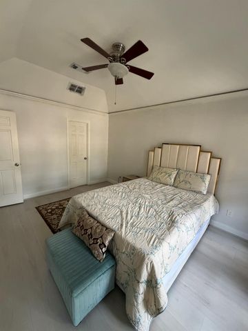 5515 Strack Road 121, Houston, TX 77069
