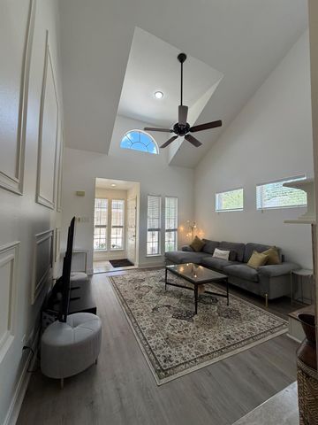 5515 Strack Road 121, Houston, TX 77069