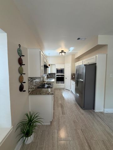 5515 Strack Road 121, Houston, TX 77069
