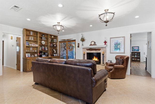 116 Cromeans Street, Jacksboro, TX 76458