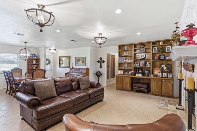 116 Cromeans Street, Jacksboro, TX 76458